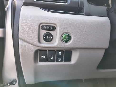 Used 2017 Honda Pilot Touring image 33