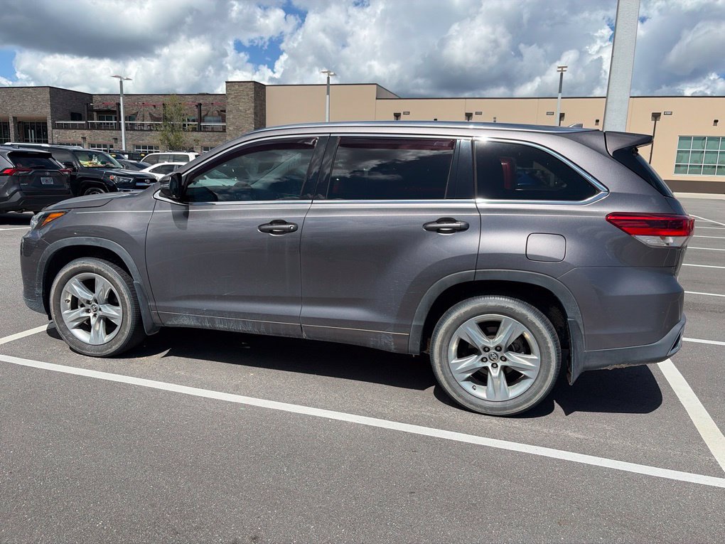Used 2019 Toyota Highlander Limited AWD/4WD image 4