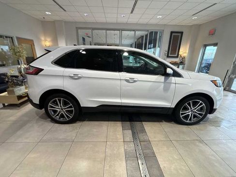 Certified 2022 Ford Edge Titanium w/ Class II Trailer Tow Package image 2