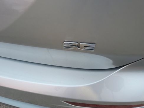 Used 2025 Mitsubishi Outlander SE image 11