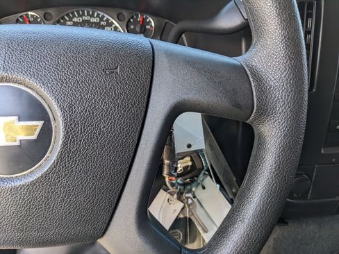 Used 2019 Chevrolet Express 2500 RWD image 37