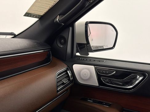 Used 2023 Lincoln Navigator Reserve AWD/4WD image 36