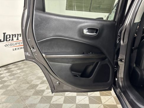 Used 2020 Jeep Compass Limited AWD/4WD image 21