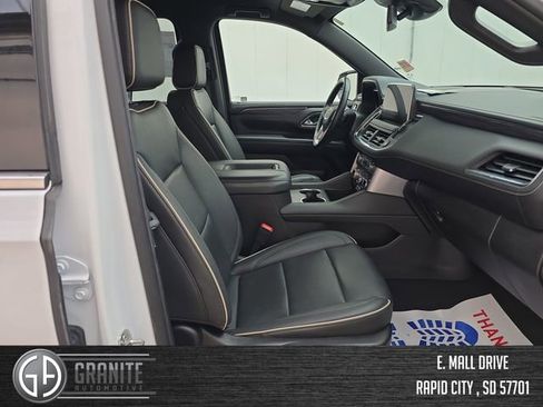 Used 2024 GMC Yukon XL SLT image 38