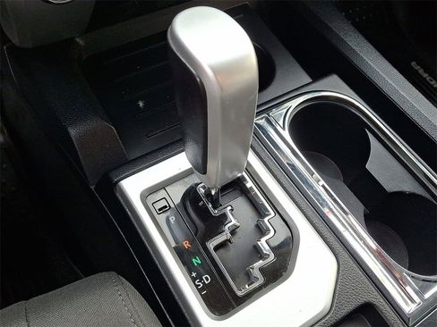 Used 2018 Toyota Tundra SR5 image 12