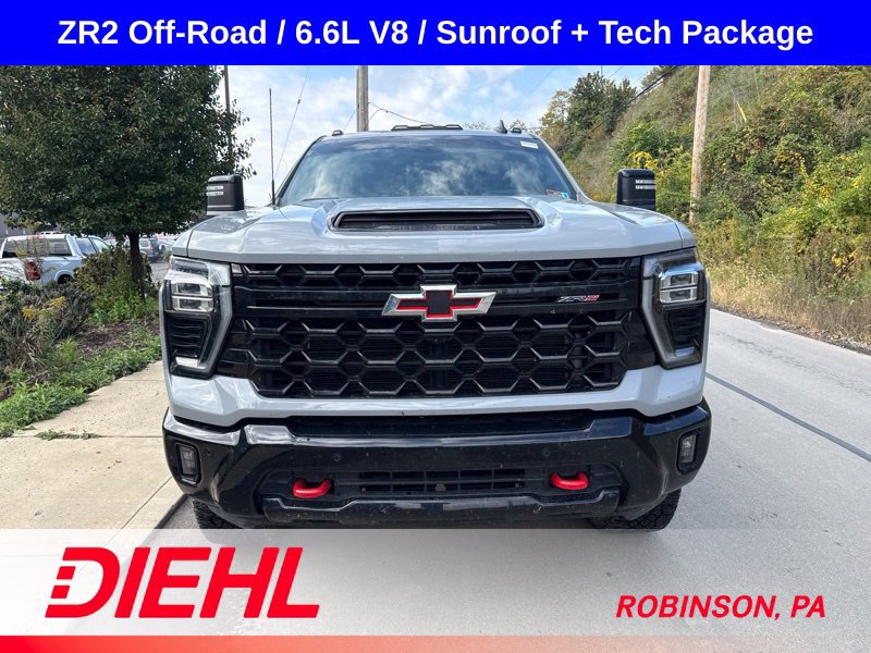 Used 2025 Chevrolet Silverado 2500 ZR2 w/ Technology Package AWD/4WD image 2