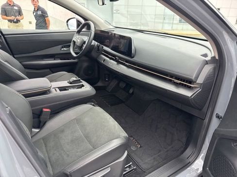 Used 2023 Nissan Ariya FWD image 11
