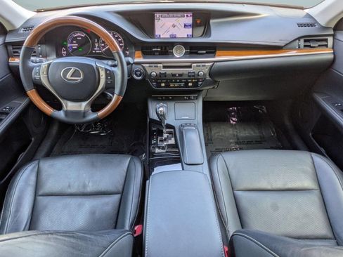 Used 2013 Lexus ES 300h w/ Luxury Pkg FWD image 26