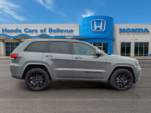 Used 2020 Jeep Grand Cherokee Altitude image 9