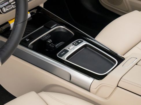 New 2025 Mercedes-Benz GLB 250 GLB 250 image 12