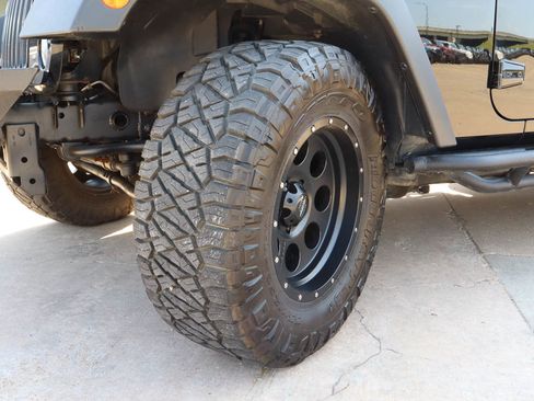 Used 2017 Jeep Wrangler Unlimited Sport w/ Quick Order Package 24S AWD/4WD image 20