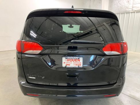 Used 2018 Chrysler Pacifica Touring Plus w/ S Appearance Package FWD image 25