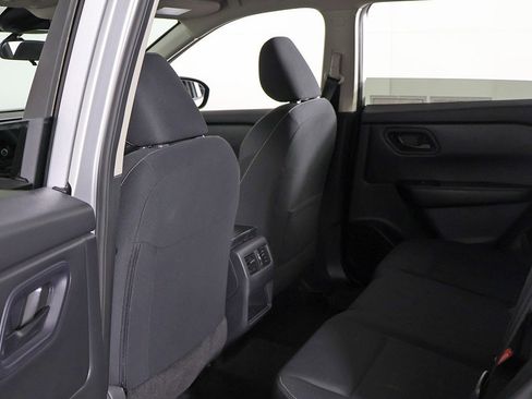 Used 2024 Nissan Rogue S image 23