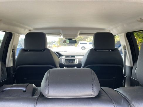 Used 2016 Land Rover Range Rover Evoque SE image 29