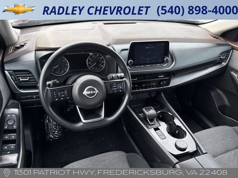 Used 2023 Nissan Rogue SV image 14