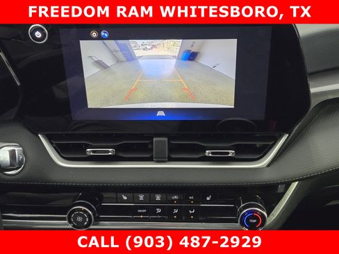 Used 2026 Chevrolet Equinox LT FWD image 12