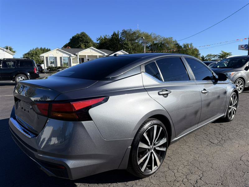 Used 2021 Nissan Altima 2.5 SR w/ SR Premium Package FWD image 10