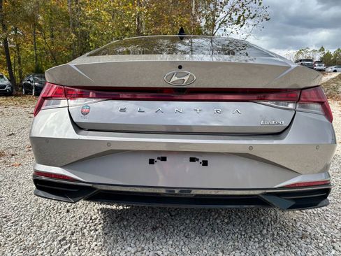 Used 2023 Hyundai Elantra Limited image 7