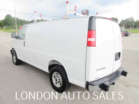Used 2025 GMC Savana 2500 w/ Driver Convenience Package RWD image 3