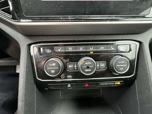 Used 2023 Volkswagen Atlas SE w/ Black Wheel Package image 18