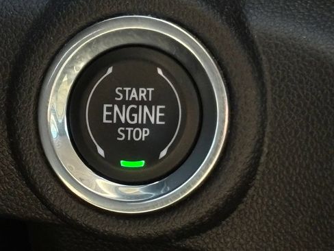 Used 2023 Chevrolet TrailBlazer LT FWD image 23
