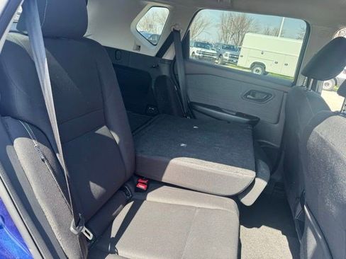 Used 2023 Nissan Rogue S image 32