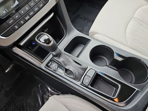 Used 2016 Hyundai Sonata SE image 18