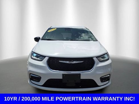 Used 2024 Chrysler Pacifica Touring-L FWD image 8