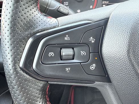 Used 2025 Chevrolet Trax RS w/ Driver Confidence Package FWD image 19