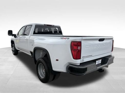 Used 2024 Chevrolet Silverado 3500 LT image 11