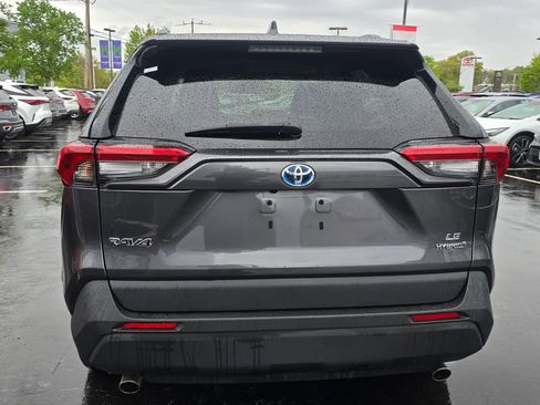 Certified 2022 Toyota RAV4 LE AWD/4WD image 5