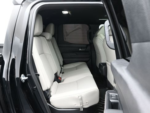 Used 2024 Toyota Tacoma Limited w/ Limited Package (LT) AWD/4WD image 12