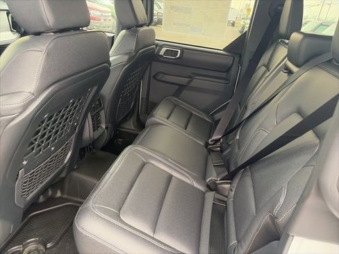 New 2025 Ford Bronco Badlands image 11