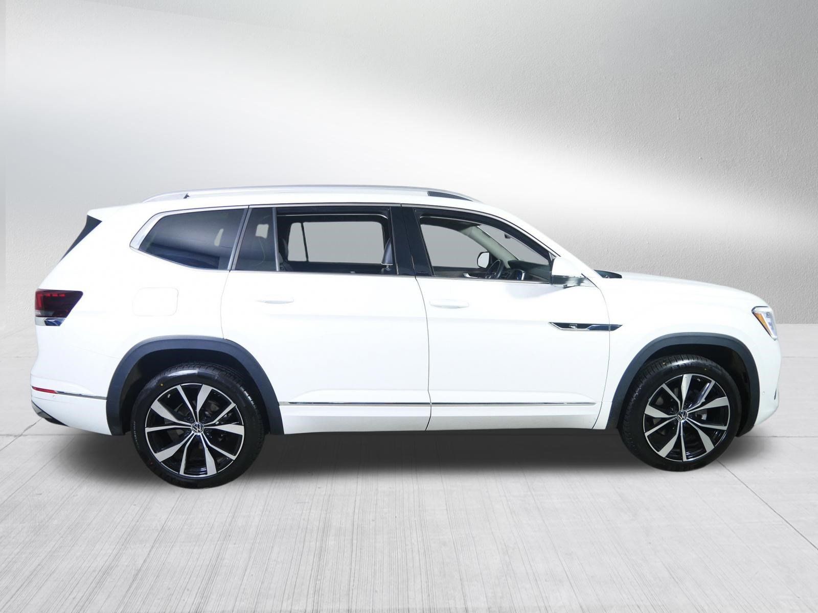 Used 2024 Volkswagen Atlas SEL Premium R-Line AWD/4WD image 8
