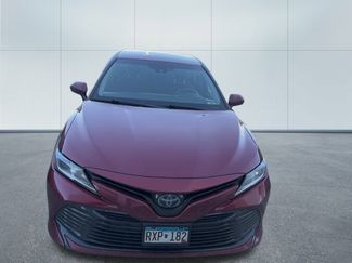 Used 2018 Toyota Camry LE video 2