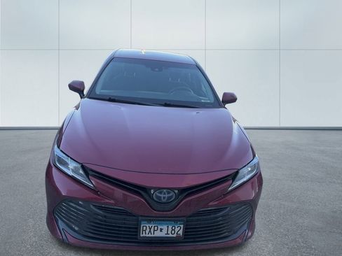Used 2018 Toyota Camry LE image 2