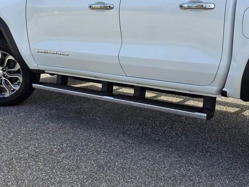 Used 2023 GMC Canyon Denali image 40