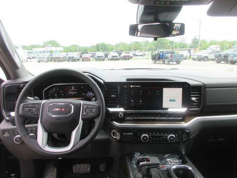 New 2026 GMC Sierra 1500 Elevation w/ Elevation Premium Package AWD/4WD image 18