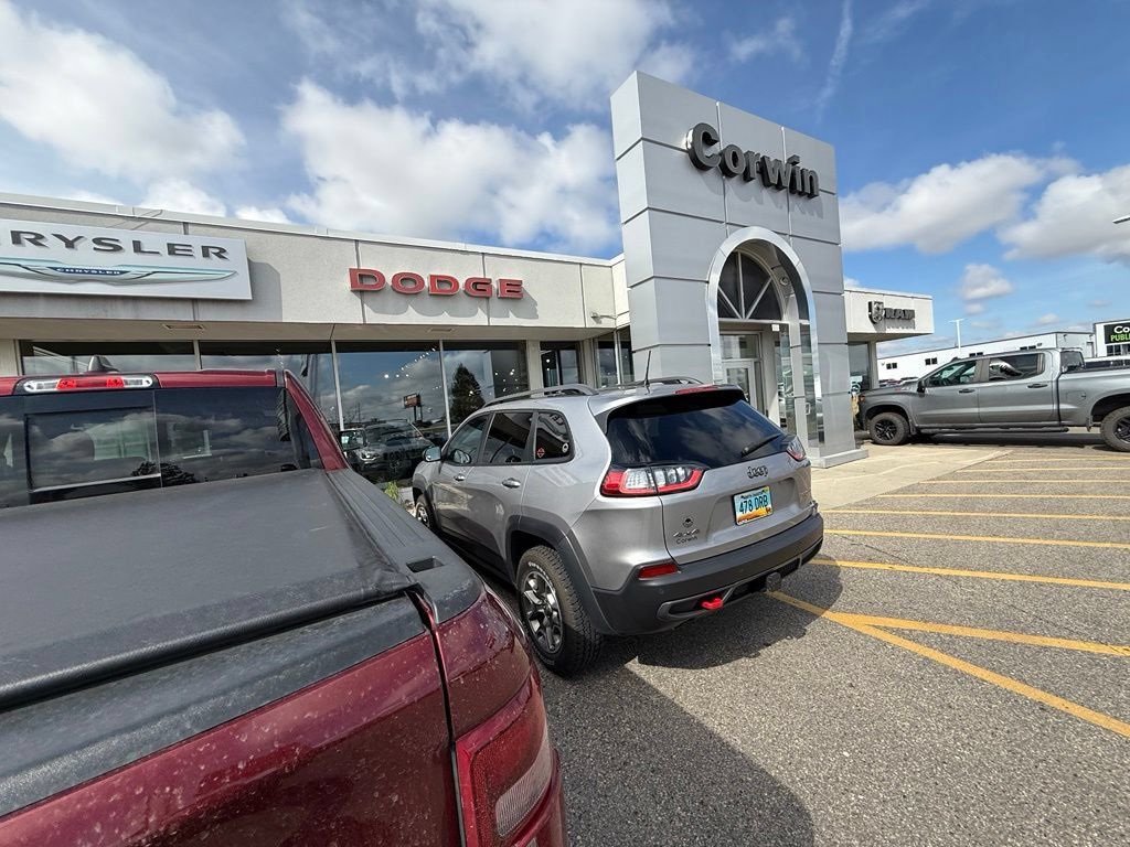 Used 2021 Jeep Cherokee Trailhawk AWD/4WD image 7