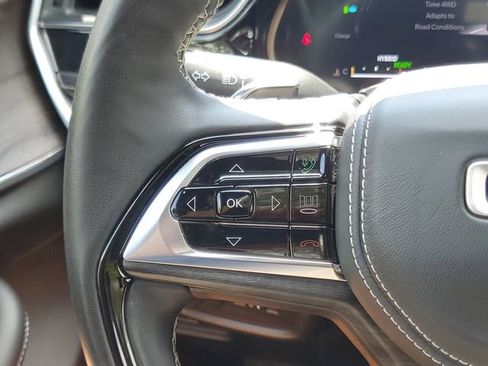 Used 2022 Jeep Grand Cherokee Overland w/ Advanced Protech Group III image 23