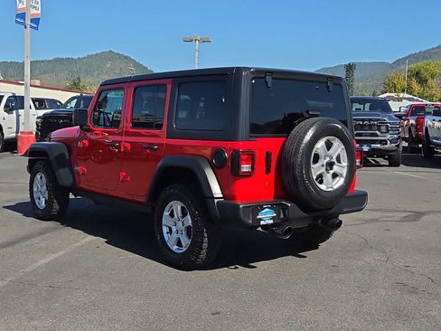 Used 2019 Jeep Wrangler Unlimited Sport S AWD/4WD image 12
