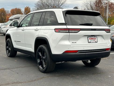 New 2025 Jeep Grand Cherokee Altitude image 5