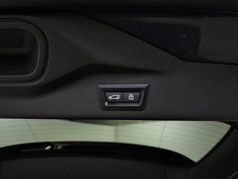 Used 2021 BMW X7 M50i w/ Cold Weather Package AWD/4WD image 11