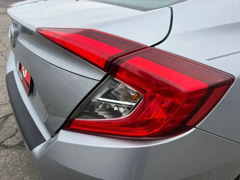 Used 2018 Honda Civic EX image 31