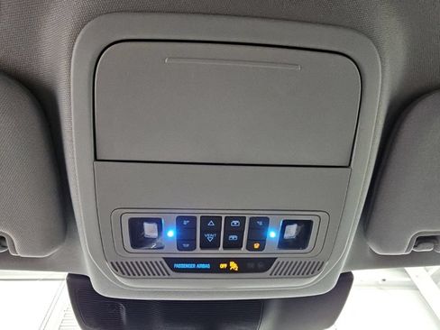 Used 2022 Ford Explorer XLT w/ Equipment Group 202A AWD/4WD image 24