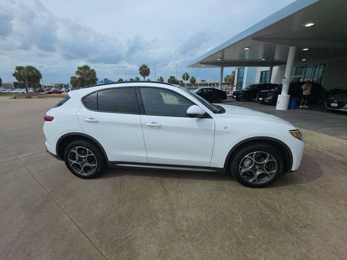 Used 2022 Alfa Romeo Stelvio Ti AWD/4WD image 7