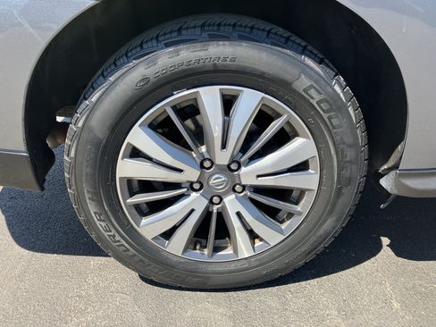 Used 2020 Nissan Pathfinder SL AWD/4WD image 9