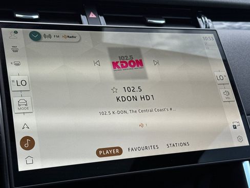 Used 2024 Land Rover Discovery Sport S image 23