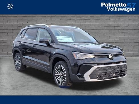 New 2026 Volkswagen Taos SE FWD image 1