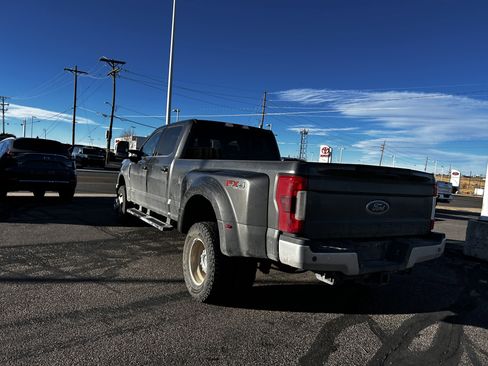 Used 2019 Ford F350 Lariat w/ Lariat Ultimate Package image 3